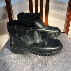 Blondo EUC vintage leather Canadian booties size 6